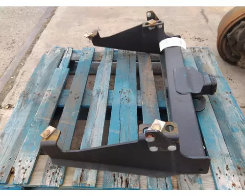 FREIGHTLINER M2 106 TRAILER HITCH