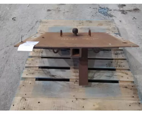 FREIGHTLINER M2 106 TRAILER HITCH