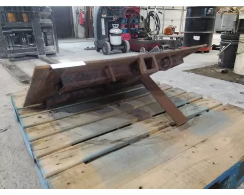 FREIGHTLINER M2 106 TRAILER HITCH