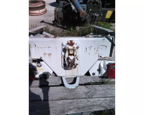 FREIGHTLINER M2 106 TRAILER HITCH