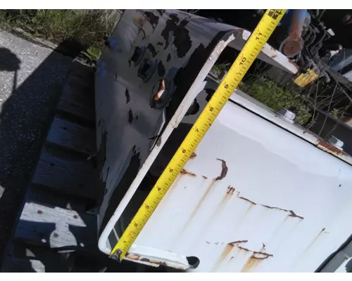 FREIGHTLINER M2 106 TRAILER HITCH