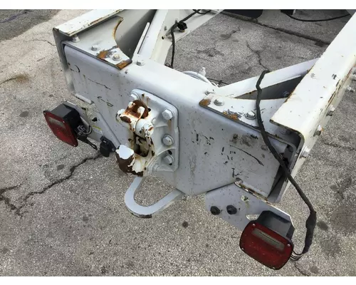 FREIGHTLINER M2 106 TRAILER HITCH