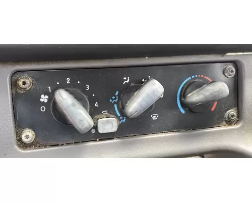 FREIGHTLINER M2 106 Temperature Control