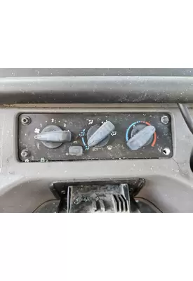 FREIGHTLINER M2 106 Temperature Control