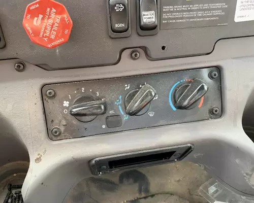 FREIGHTLINER M2 106 Temperature Control