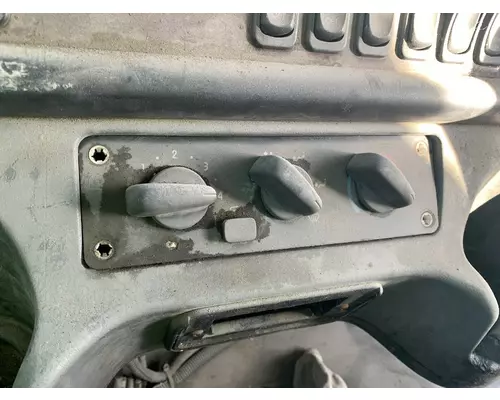 FREIGHTLINER M2 106 Temperature Control