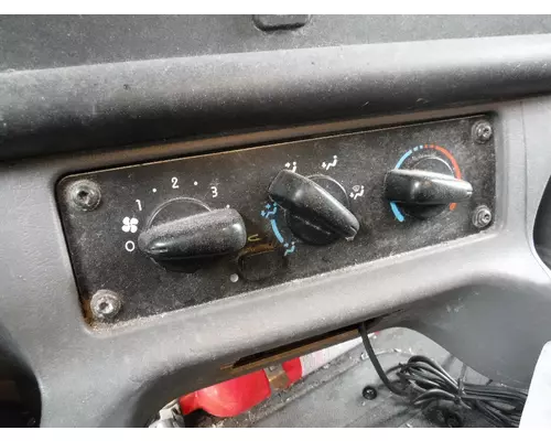 FREIGHTLINER M2 106 Temperature Control