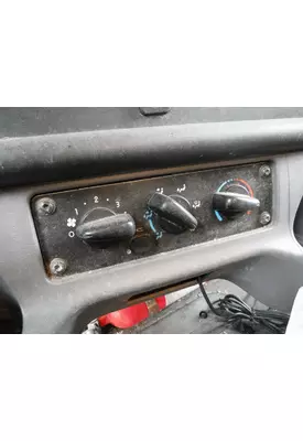 FREIGHTLINER M2 106 Temperature Control