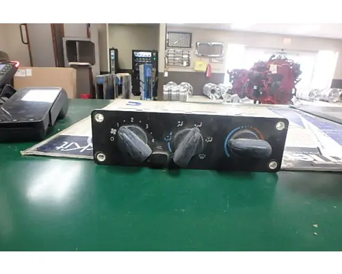 FREIGHTLINER M2 106 Temperature Control