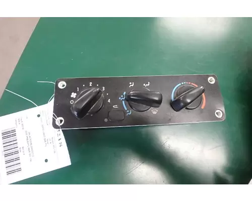 FREIGHTLINER M2 106 Temperature Control