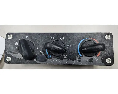 FREIGHTLINER M2 106 Temperature Control