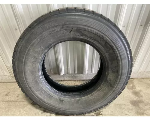 FREIGHTLINER M2-106 Tires