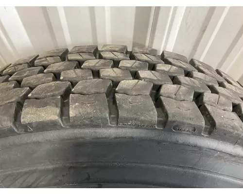 FREIGHTLINER M2-106 Tires