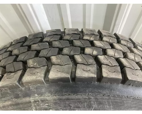 FREIGHTLINER M2-106 Tires