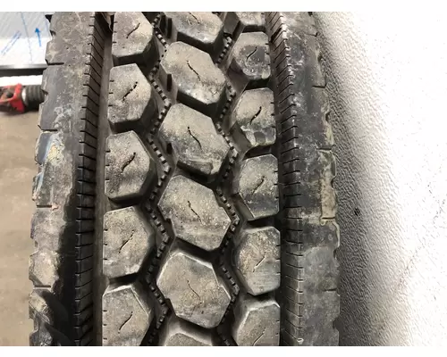 FREIGHTLINER M2-106 Tires