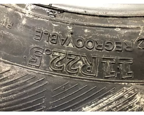 FREIGHTLINER M2-106 Tires