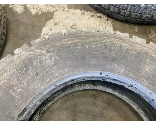 FREIGHTLINER M2-106 Tires