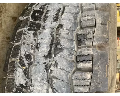 FREIGHTLINER M2-106 Tires