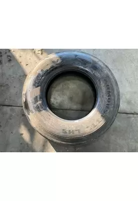 FREIGHTLINER M2-106 Tires