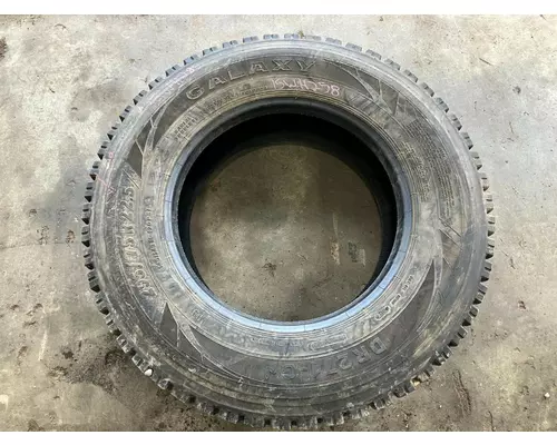 FREIGHTLINER M2-106 Tires