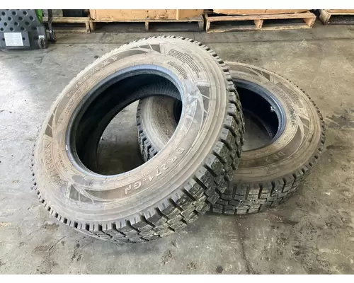 FREIGHTLINER M2-106 Tires