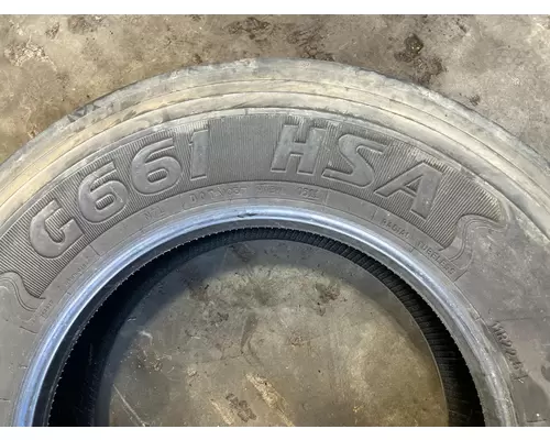 FREIGHTLINER M2-106 Tires