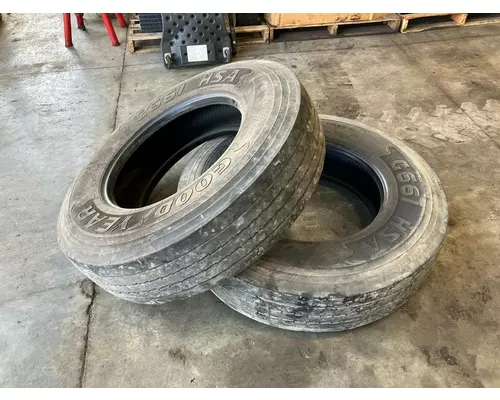 FREIGHTLINER M2-106 Tires