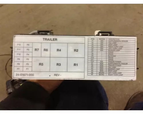 FREIGHTLINER M2-106 Trailer Hitch