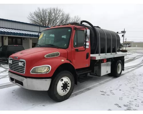 FREIGHTLINER M2-106 Truck