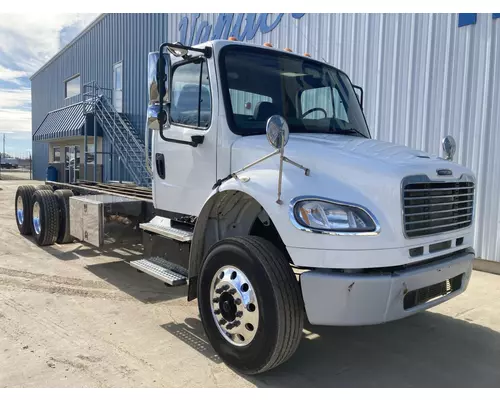 FREIGHTLINER M2-106 Truck