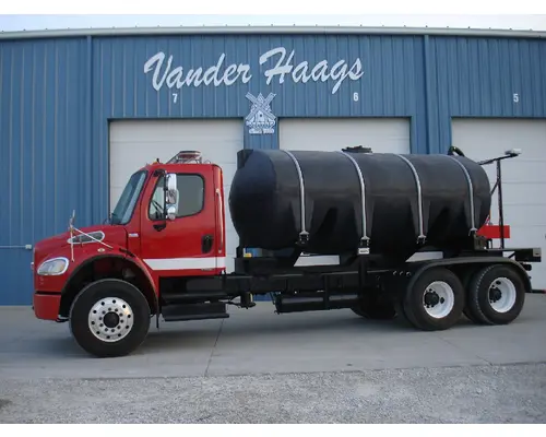 FREIGHTLINER M2-106 Truck