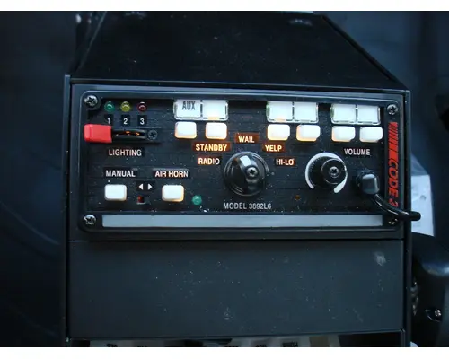 FREIGHTLINER M2-106 Truck