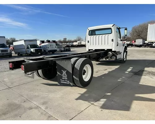 FREIGHTLINER M2-106 Truck