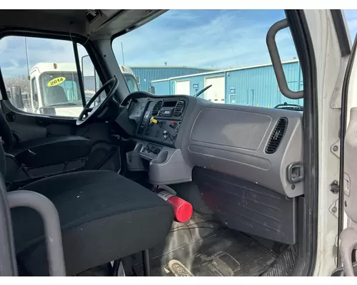 FREIGHTLINER M2-106 Truck