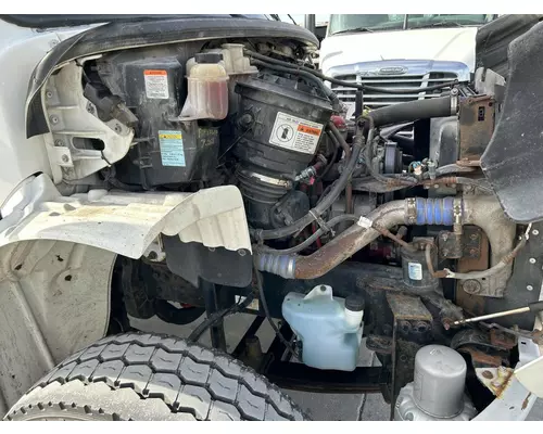 FREIGHTLINER M2-106 Truck