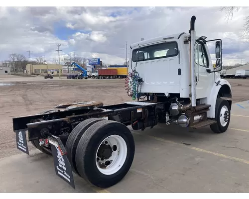 FREIGHTLINER M2-106 Truck