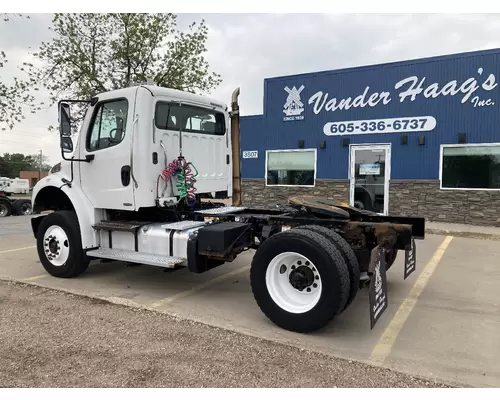 FREIGHTLINER M2-106 Truck