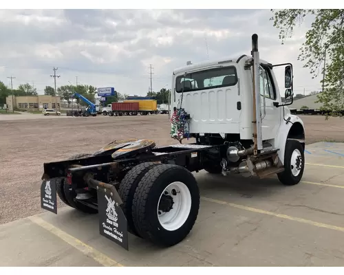 FREIGHTLINER M2-106 Truck