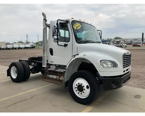 FREIGHTLINER M2-106 Truck