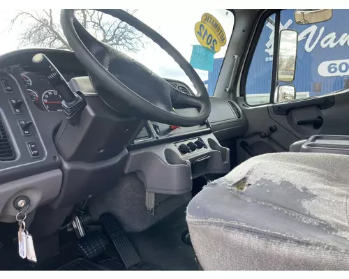 FREIGHTLINER M2-106 Truck
