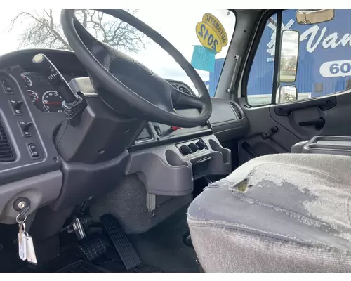 FREIGHTLINER M2-106 Truck