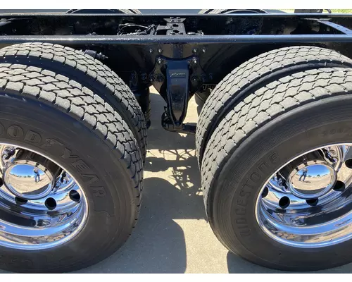 FREIGHTLINER M2-106 Truck