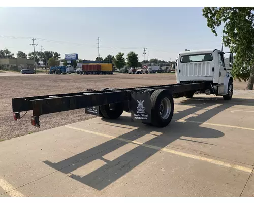 FREIGHTLINER M2-106 Truck