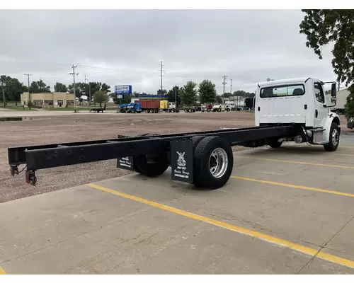 FREIGHTLINER M2-106 Truck