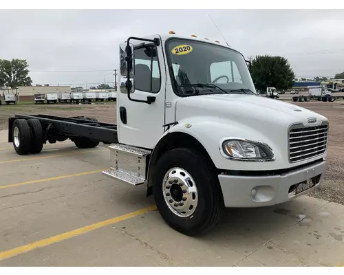 FREIGHTLINER M2-106 Truck