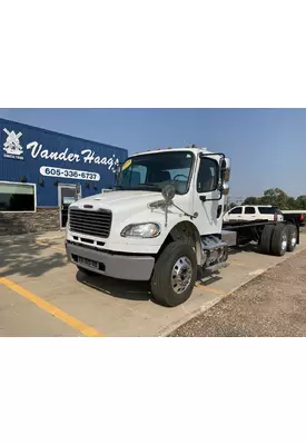 FREIGHTLINER M2-106 Truck