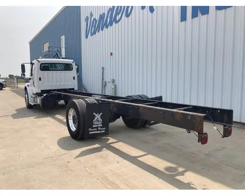 FREIGHTLINER M2-106 Truck