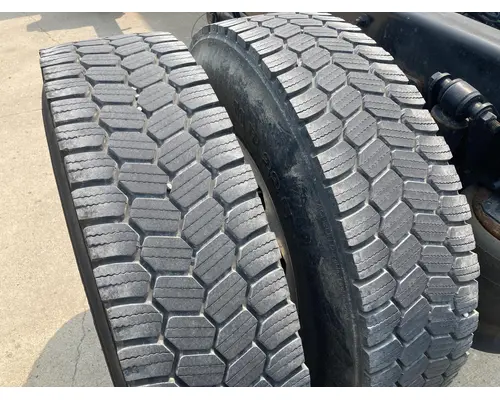 FREIGHTLINER M2-106 Truck