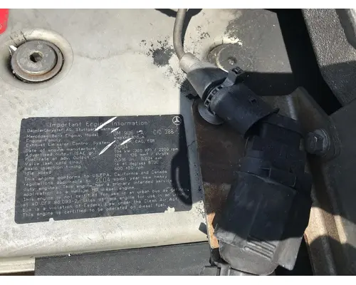 FREIGHTLINER M2-106 Truck