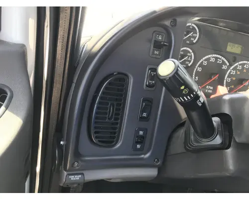 FREIGHTLINER M2-106 Truck